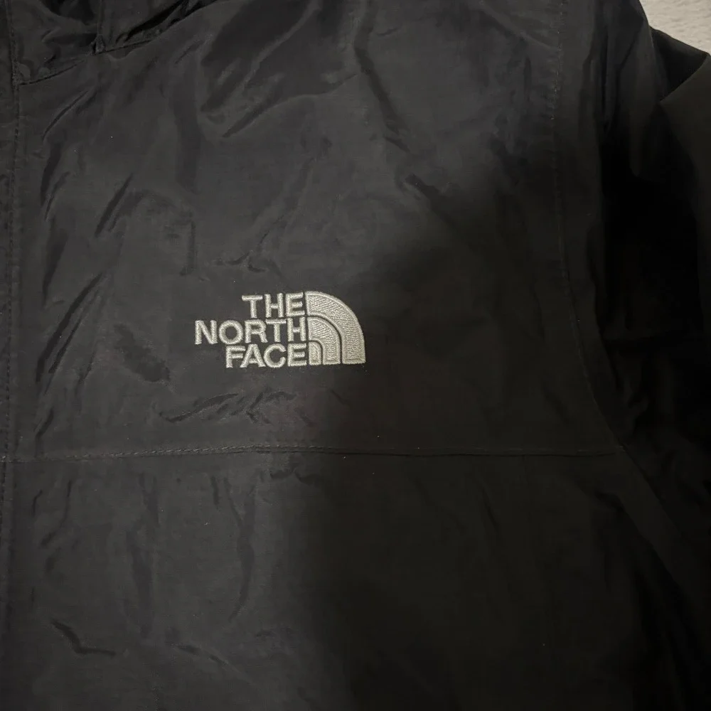 The North Face Resolve 2 Waterproof Rain Jacket Black Mens Medium NF0A2VD5 - Picture 2 of 8